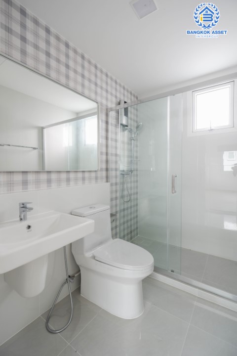 บ้านเดี่ยวมือสอง นนทบุรี ม.พฤกษ์ลดา ราชพฤกษ์-345 เนื้อที่กว้างขวางมากถึง 53.40 ตร.ว. ฟังก์ชัน 3 ห้องนอน 3 ห้องน้ำ ที่จอดรถ 2 คัน บ้านสภาพใหม่เอี่ยม พร้อมเข้าอยู่ ตั้งบนทำเลเดินทางสะดวก ใกล้รถไฟฟ้าสายสีม่วง "สถานีคลองบางไผ่" และจุดขึ้นทางด่วน "ศรีรัช(แจ้งวัฒนะ)"